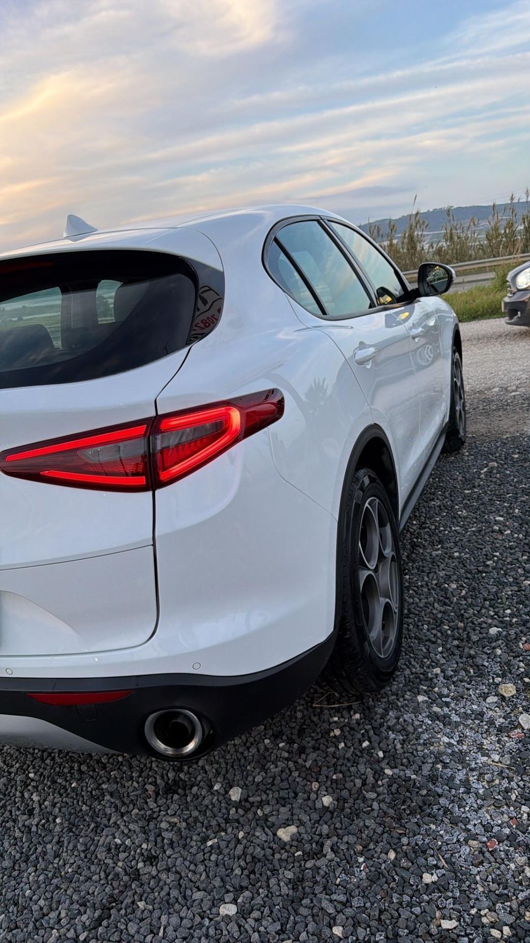 Alfa Romeo Stelvio 2.2 Turbodiesel 190 CV AT8 RWD Super