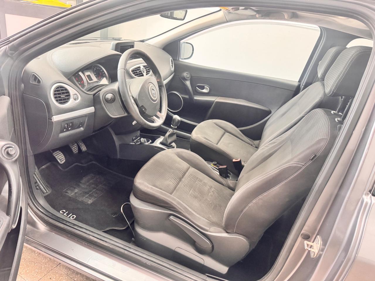Renault Clio 1.5 DCi 86 Cv 3P. Luxe - 2009