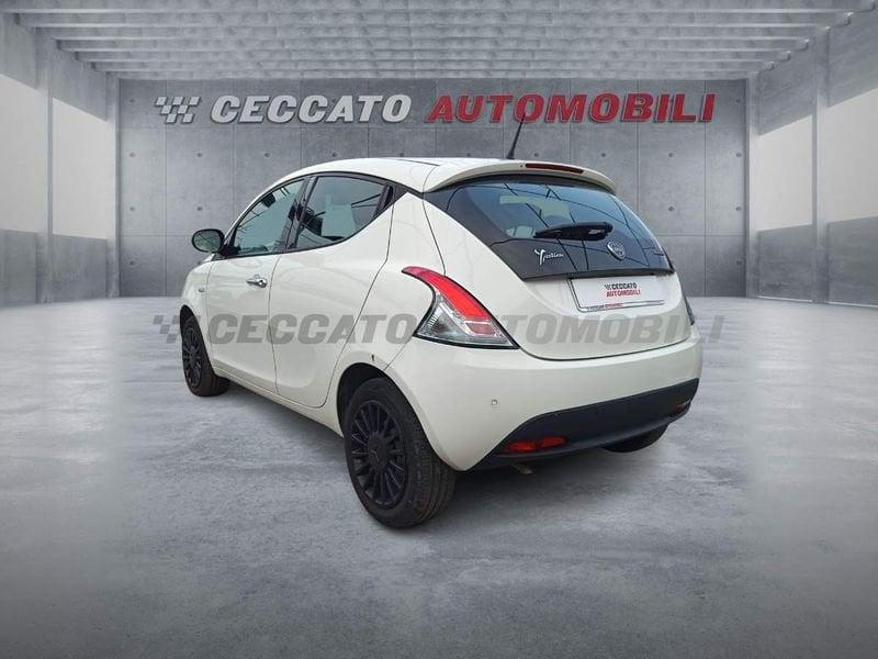 Lancia Ypsilon Ypsilon 1.0 firefly hybrid Silver s&s 70cv 5p.ti