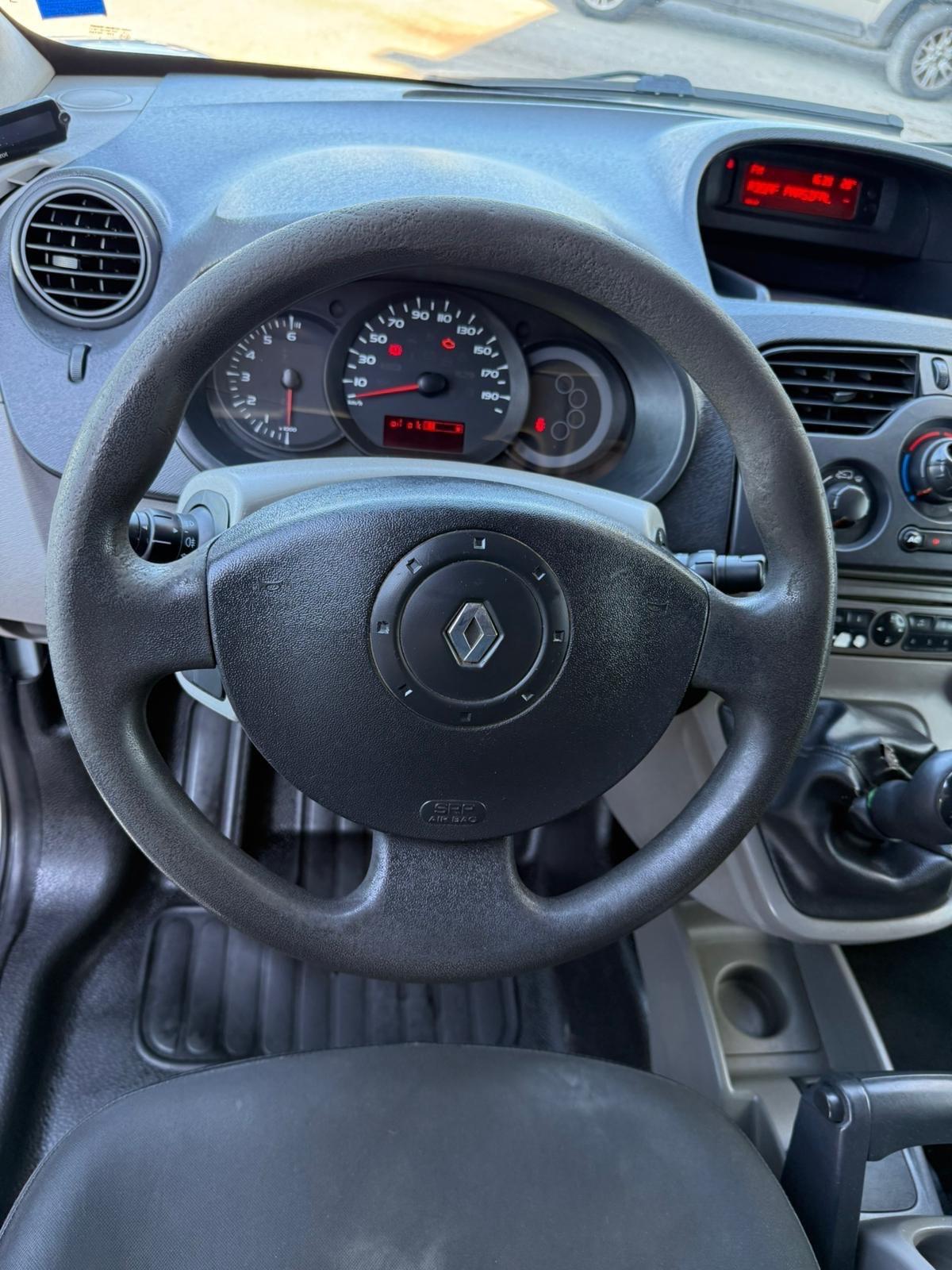 Renault Kangoo - AUTOCARRO