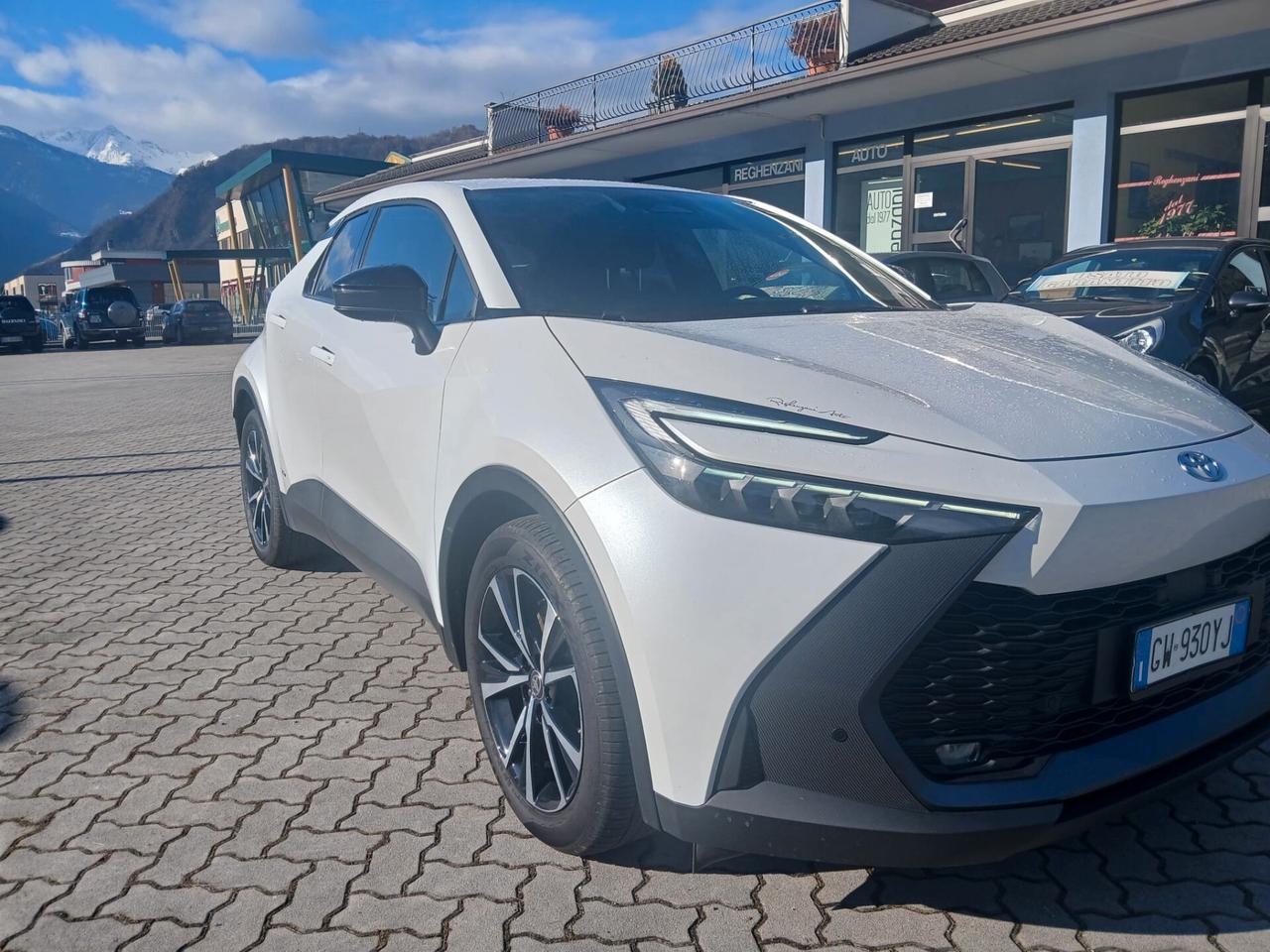 Toyota C-HR 2.0 HV AWD Trend