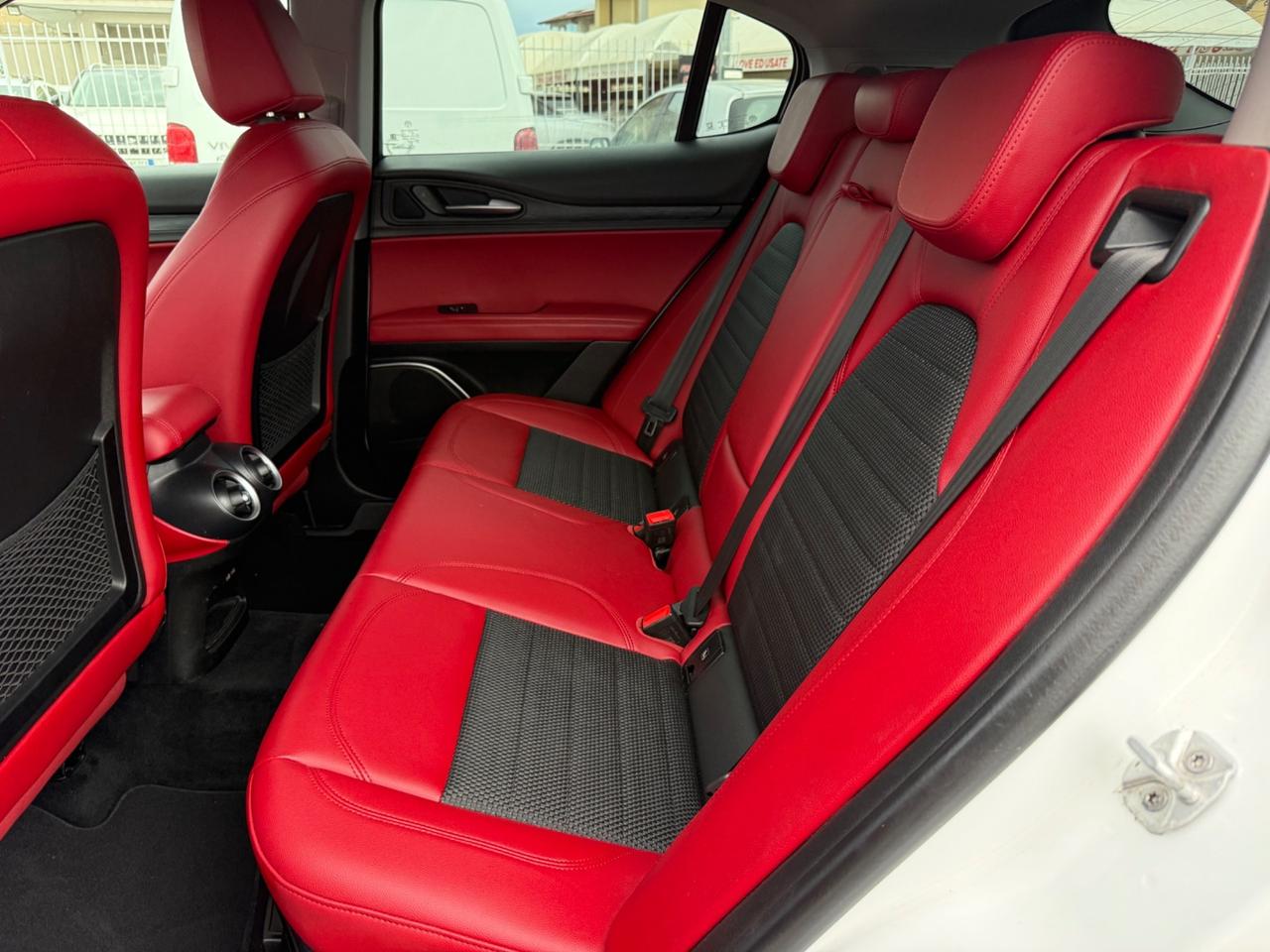 Alfa Romeo Stelvio 2.0 Turbo 200 CV AT8 Q4 Super