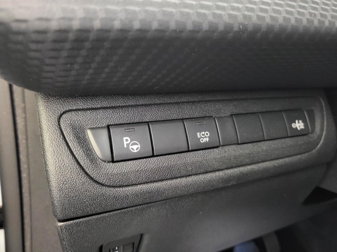 Peugeot 2008 - 2014 1.6 e-HDi 115 CV Allure