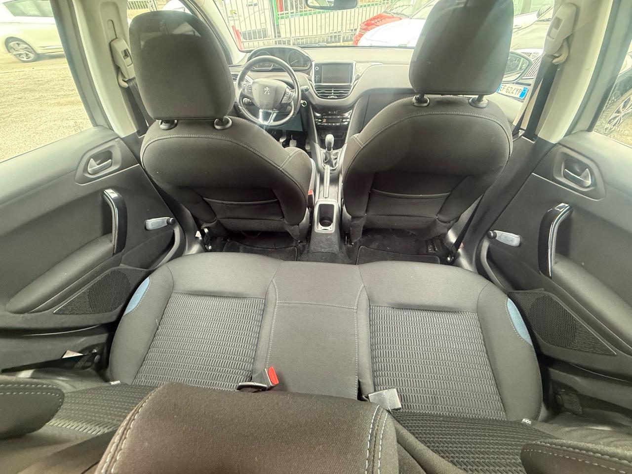 Peugeot 208 1.4 HDi 68 CV 5 porte Allure