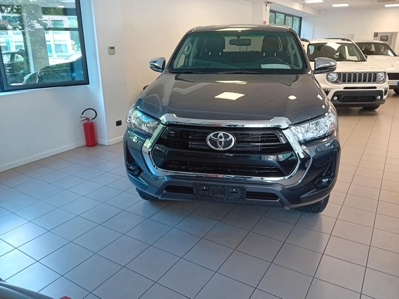 Toyota Hilux TOYOTA HLUX 2.4 A\T DC 4WD LONGE MY 24