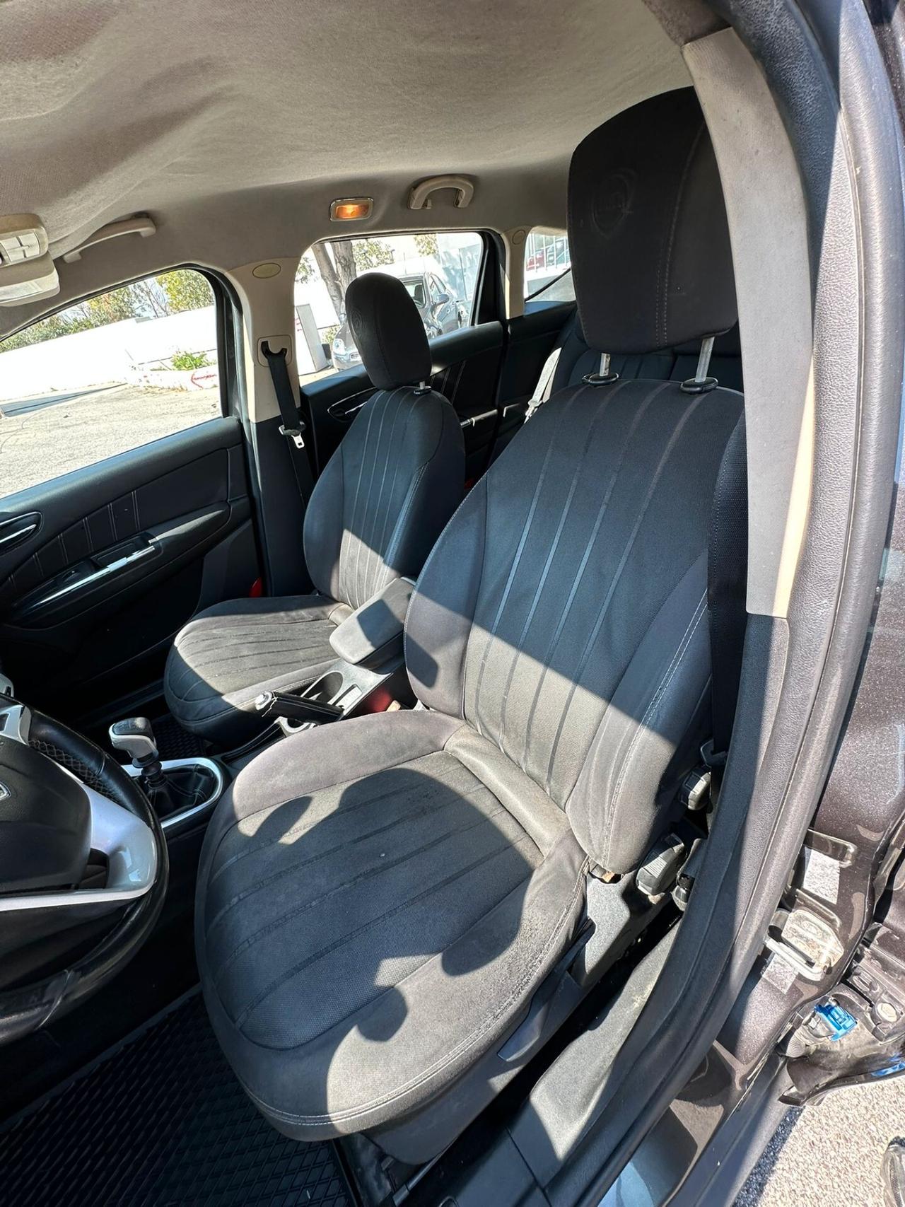 Lancia Delta 1.6 MJT DPF Platino