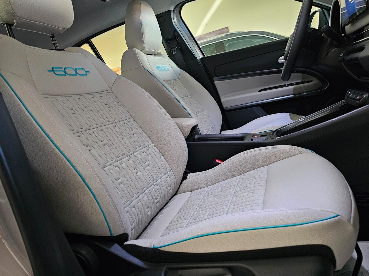 Fiat 600 Hybrid 110 CV DCT MHEV La Prima
