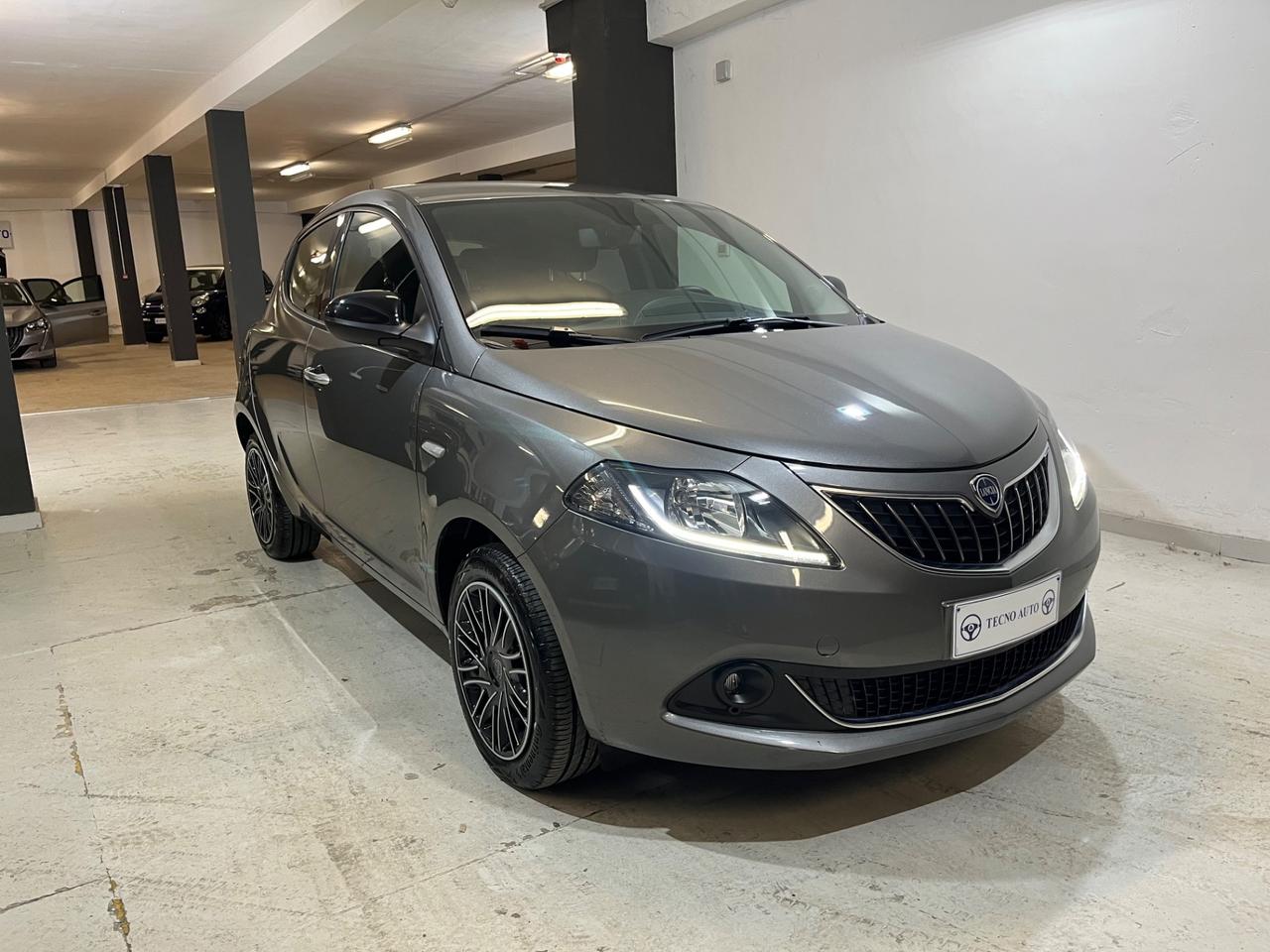 Lancia Ypsilon 1.0 FireFly 5 porte S&S Hybryd Gold