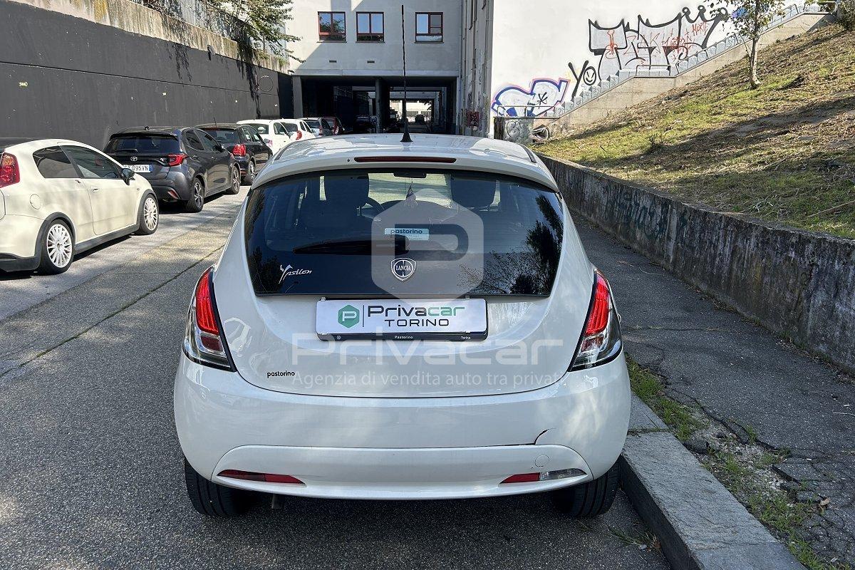 LANCIA Ypsilon 1.2 69 CV 5 porte GPL Ecochic Silver