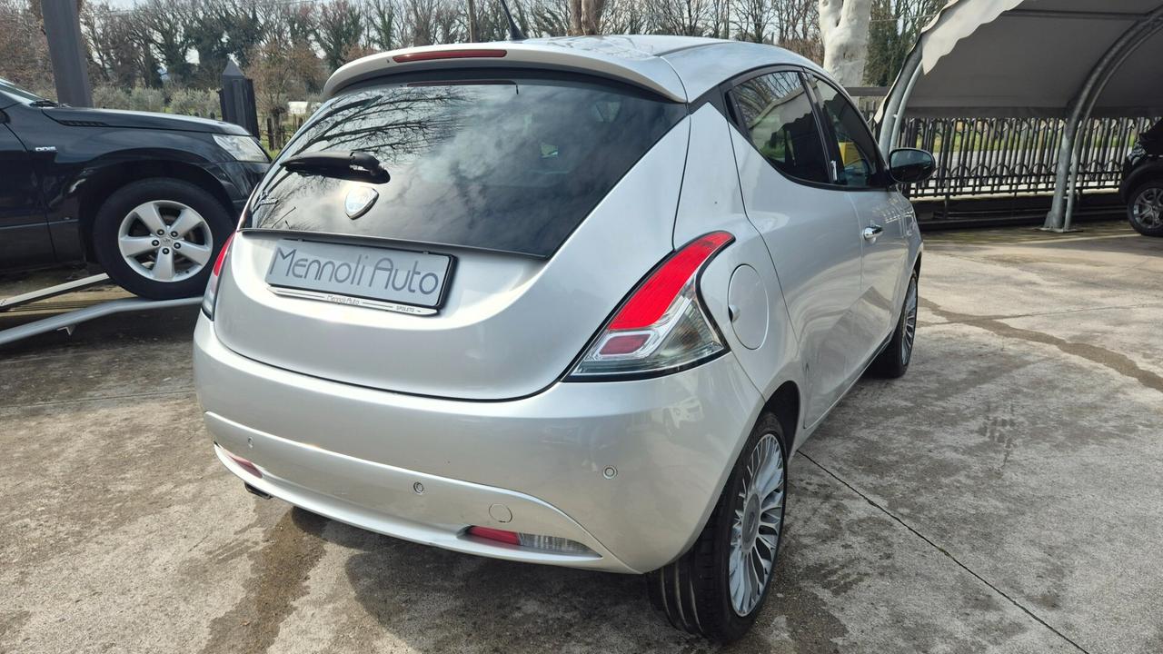Lancia Ypsilon 1.2 69 CV 5 porte Gold