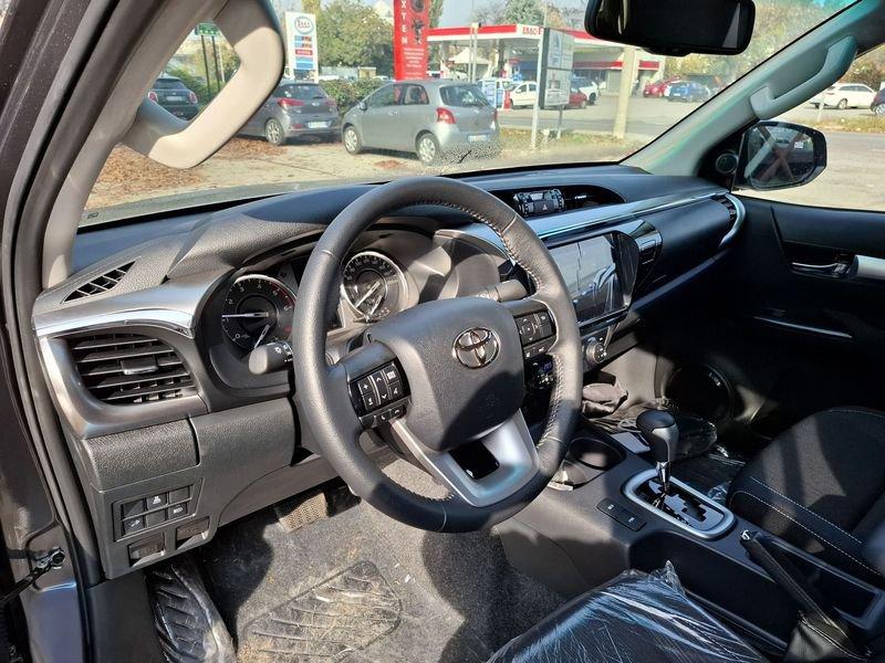 Toyota Hilux 2.4 D-4D A/T 4WD 4 porte Doppia Cabina Executive