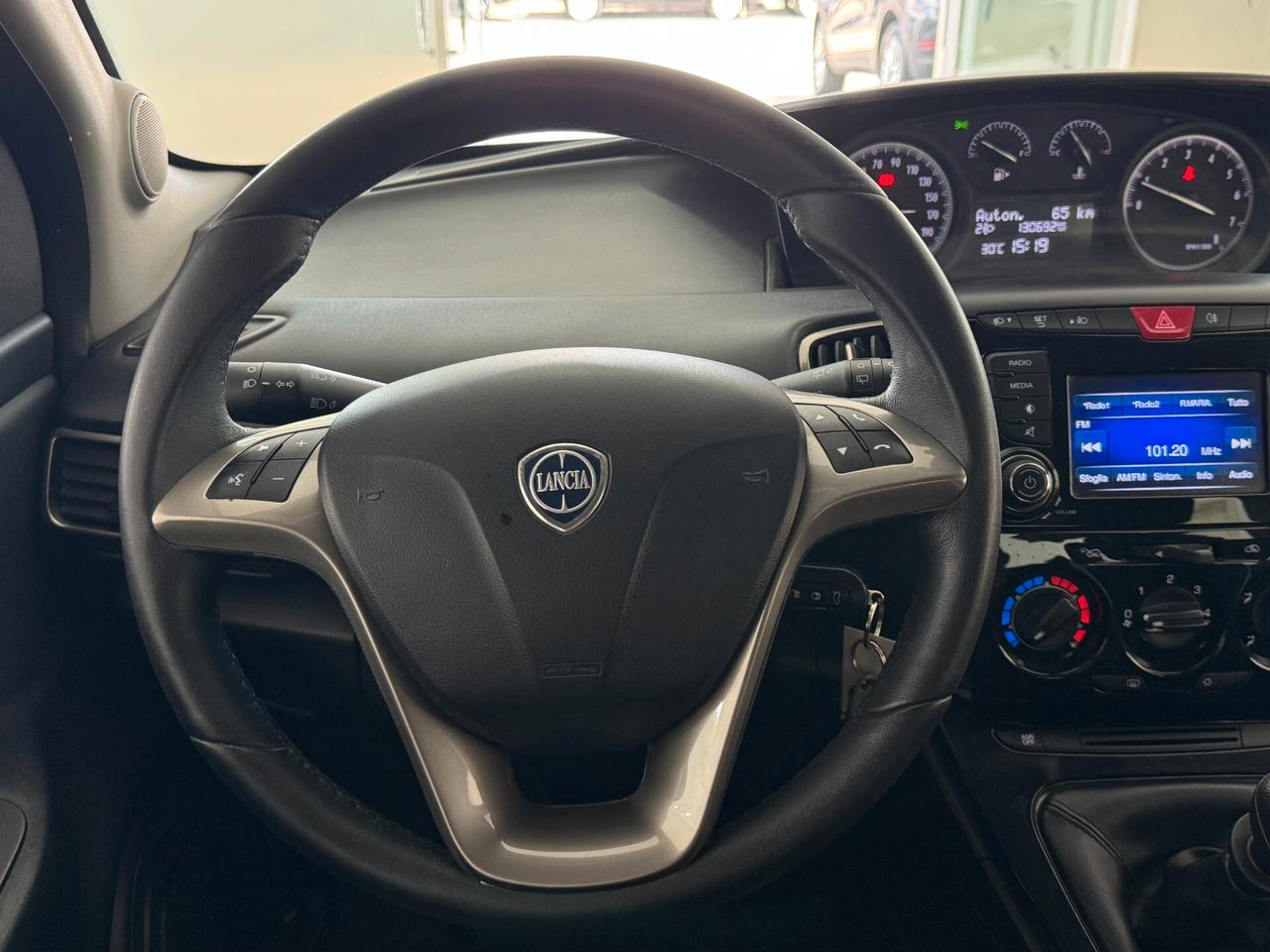 Lancia Ypsilon 1.2 69 CV 5 porte Gold