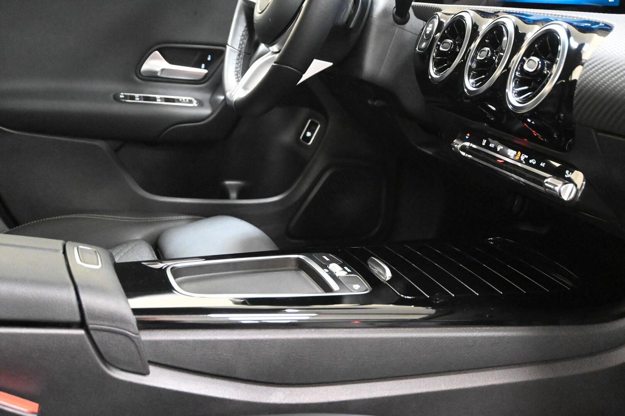 MERCEDES CLA S.Brake (X118) CLA 180 d Automati...