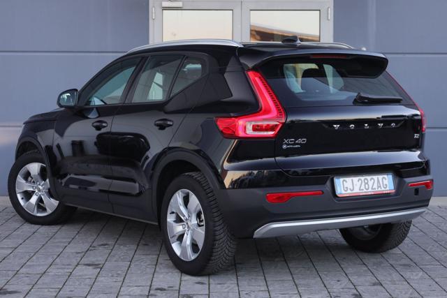 VOLVO XC40 T2 Geartronic Momentum Pro AUTOCARRO N1