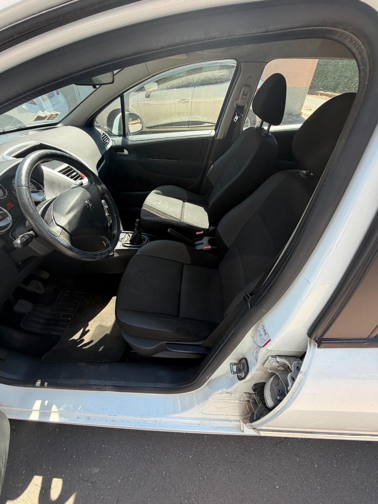 Peugeot 207 1.4 8V 75CV SW Sweet Years