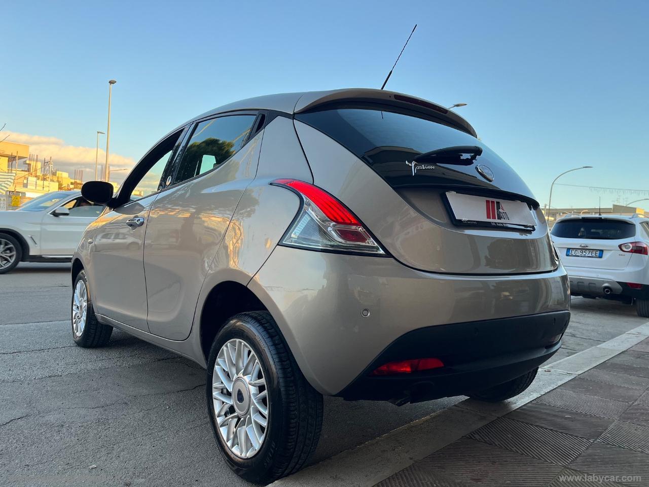 LANCIA Ypsilon 0.9 T.Air 85CV 5p. Met.Ec.Plat.