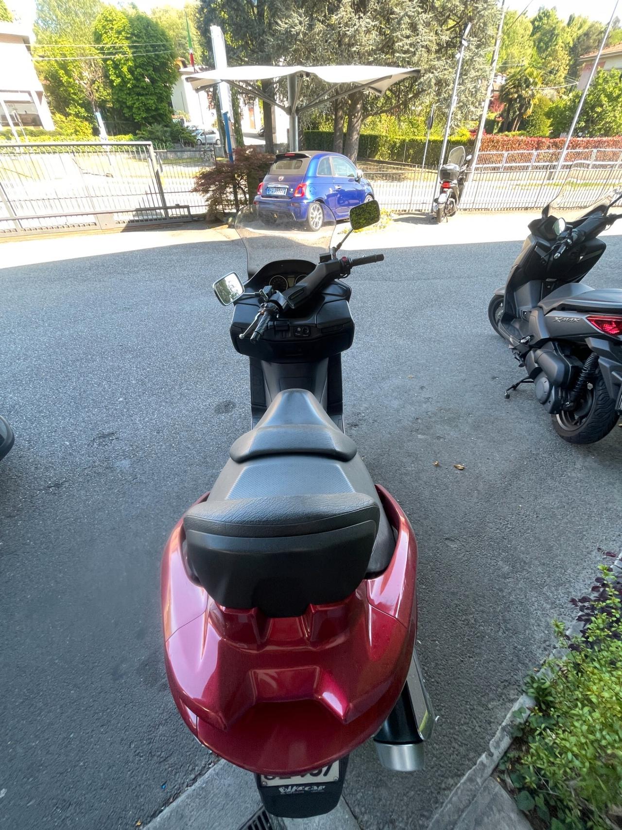 Suzuki AN Burgman 400