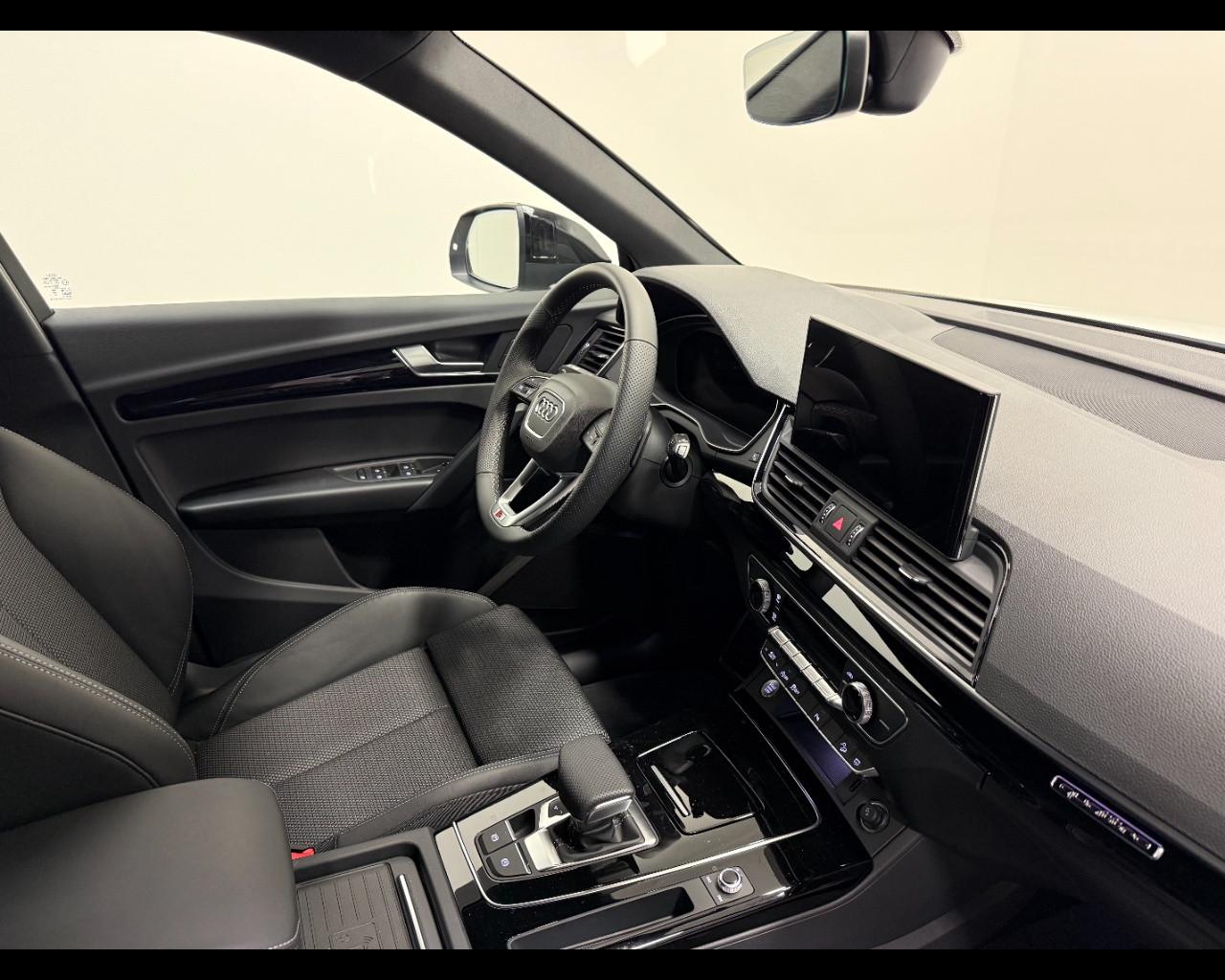 AUDI Q5 SPORTBACK 40 TDI MHEV QUATTRO S-TRONIC IDENTITY BLACK