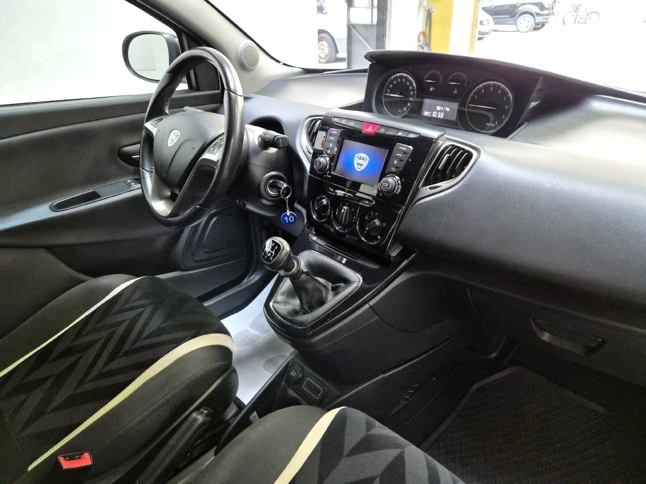 Lancia Ypsilon 1.2 Gold 69cv