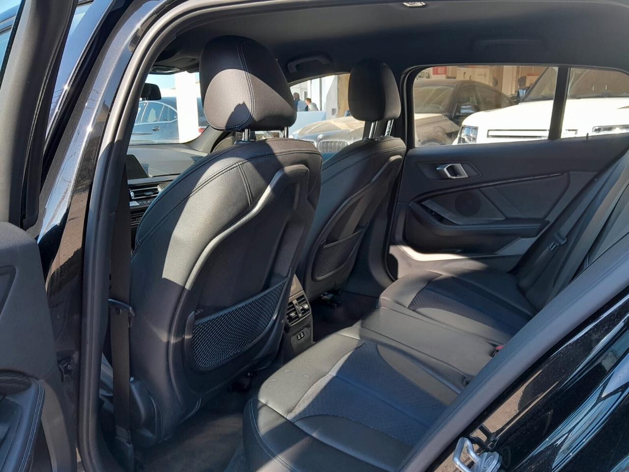 Bmw 116 116d 5p. Msport