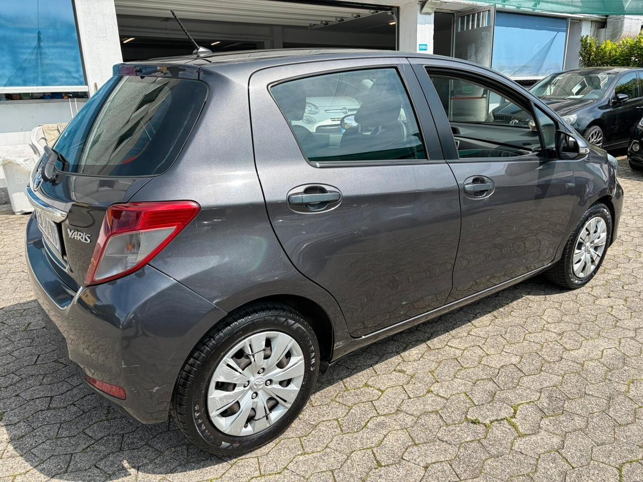 Toyota Yaris 1.0 5 porte Lounge*EURO5*NEOPATENTATI