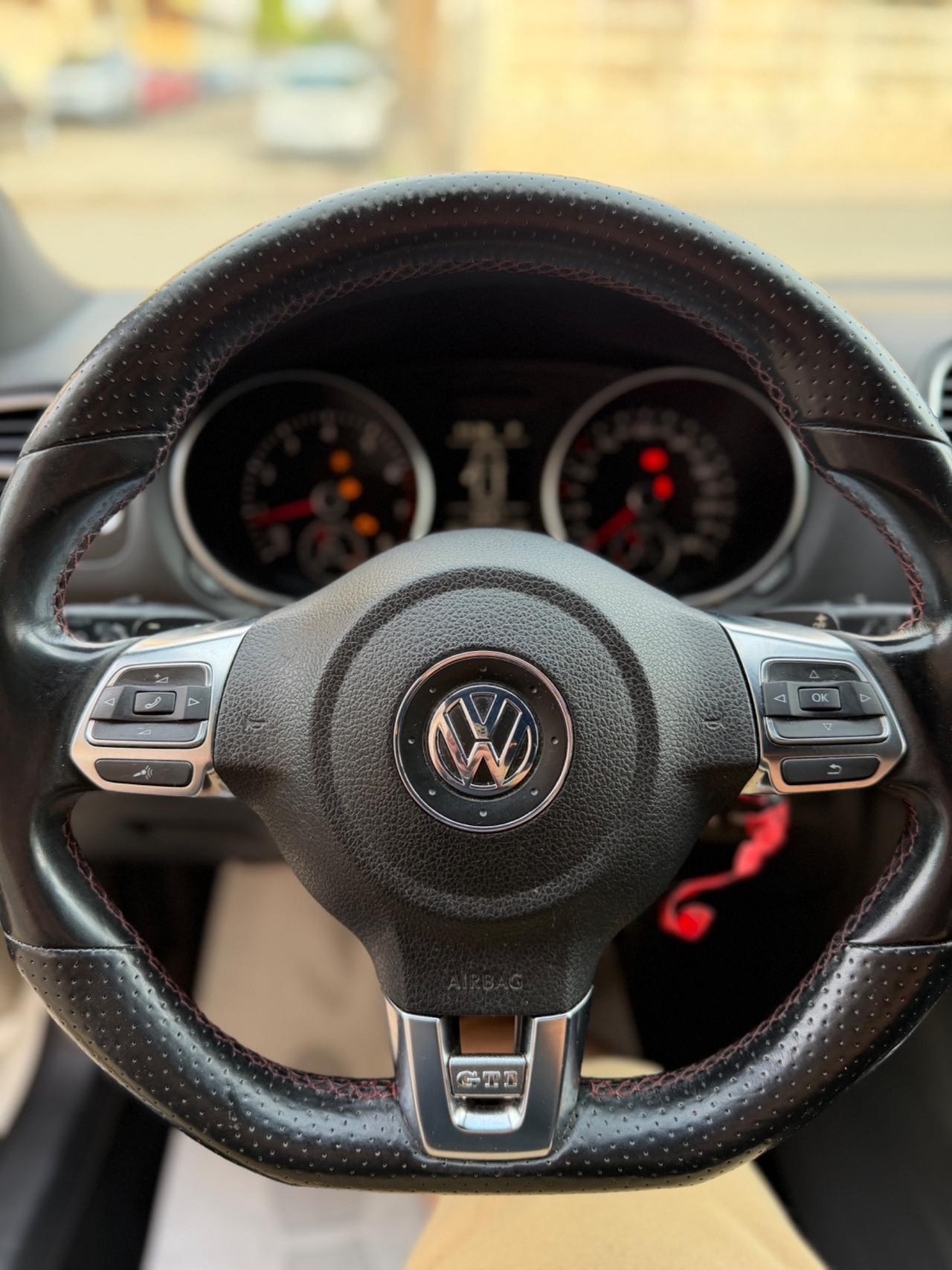 Volkswagen Golf GTI 2.0 TSI DSG 3p.