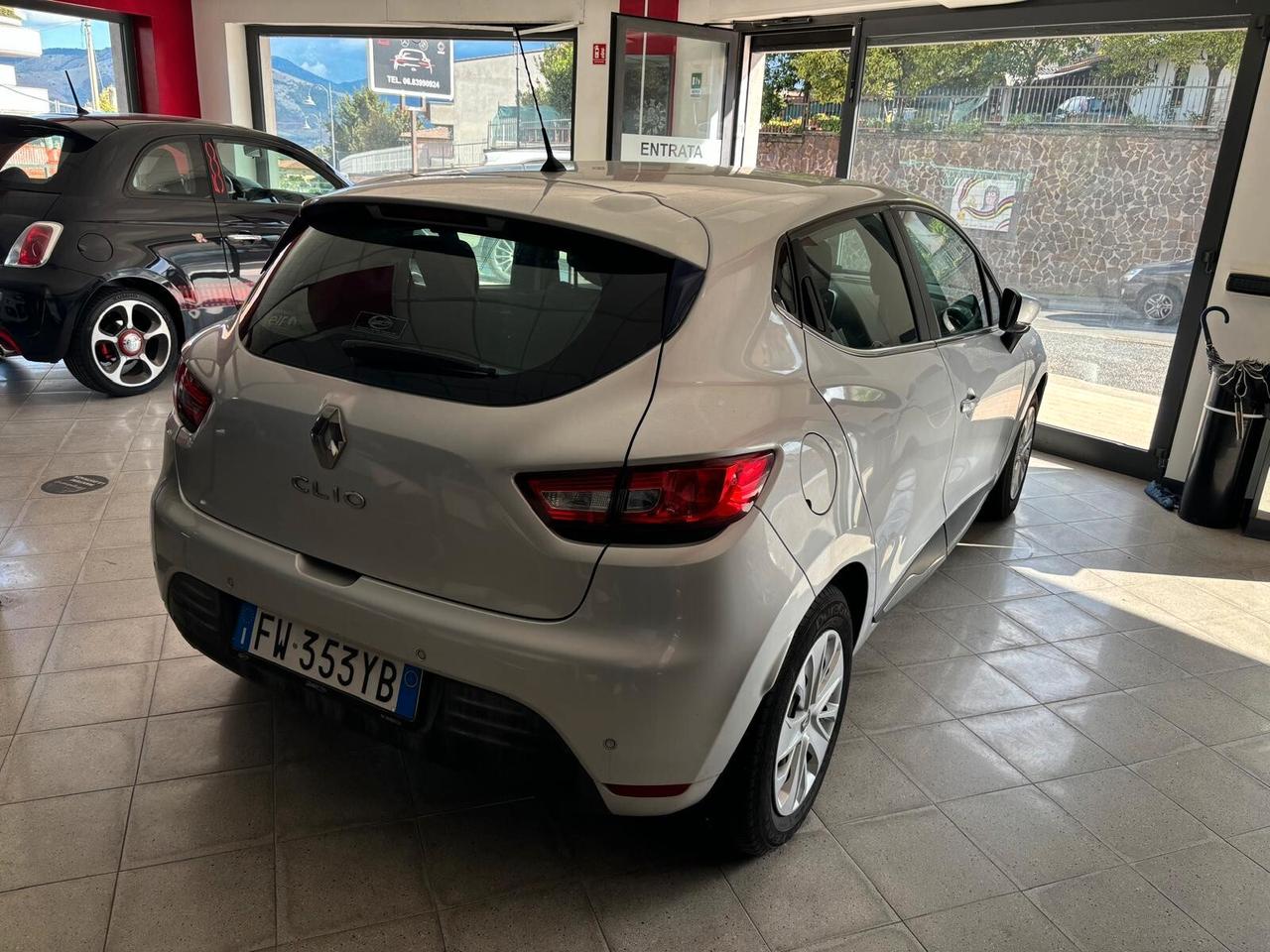 Renault Clio TCe 12V 75 CV 5 porte Moschino Life