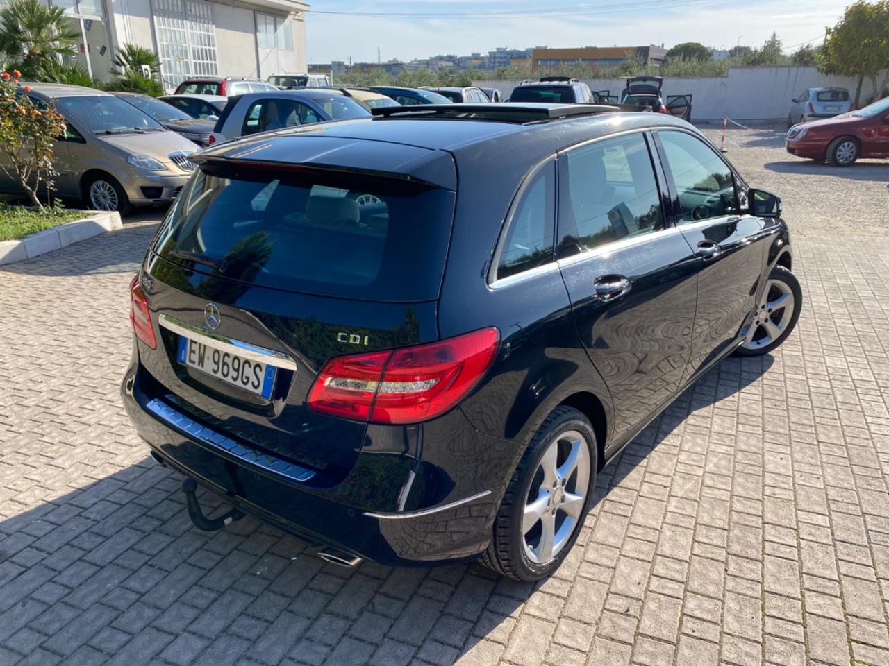 MERCEDES CLASSE B 180 CDI1.8 Automatic PREMIUM AMG ,TETTO ,GANCIO TRAINO