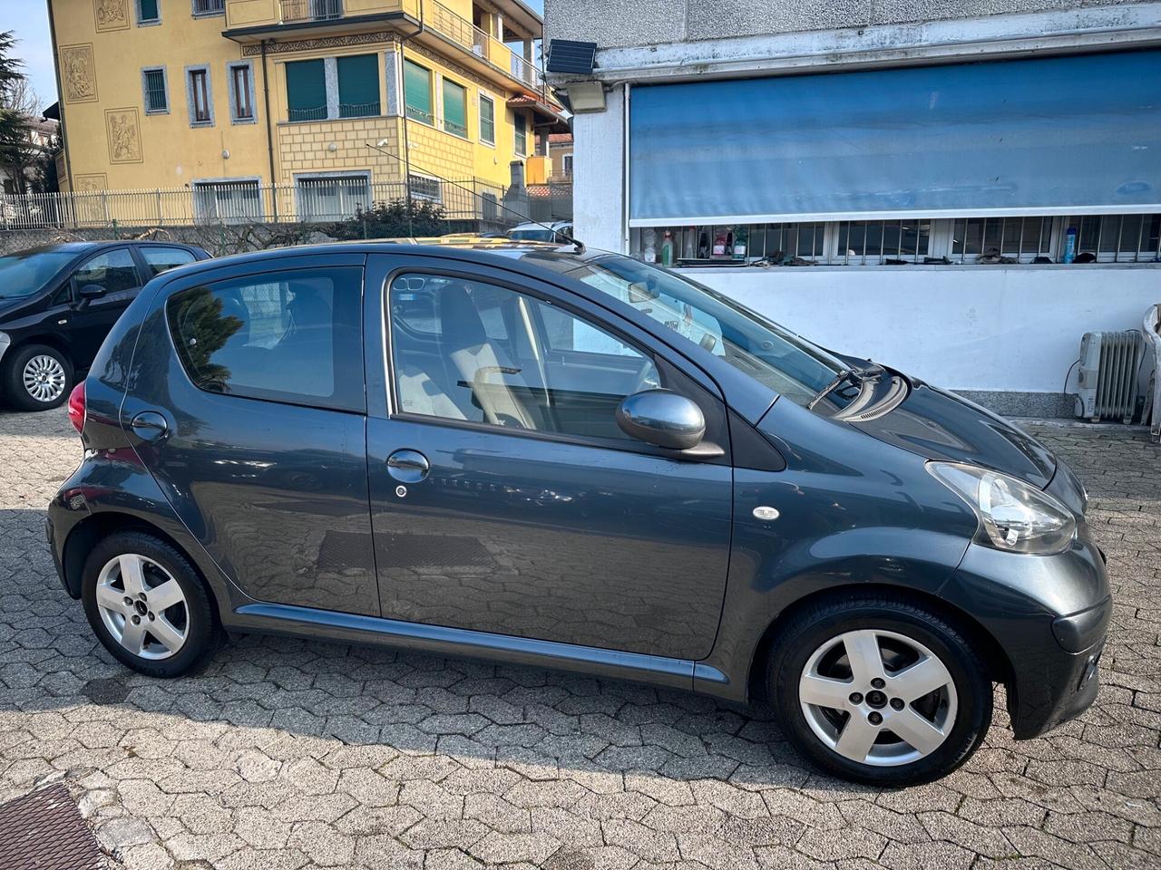 Toyota Aygo 1.0 12V VVT-i 5 porte Sol*NEOPATENTATI