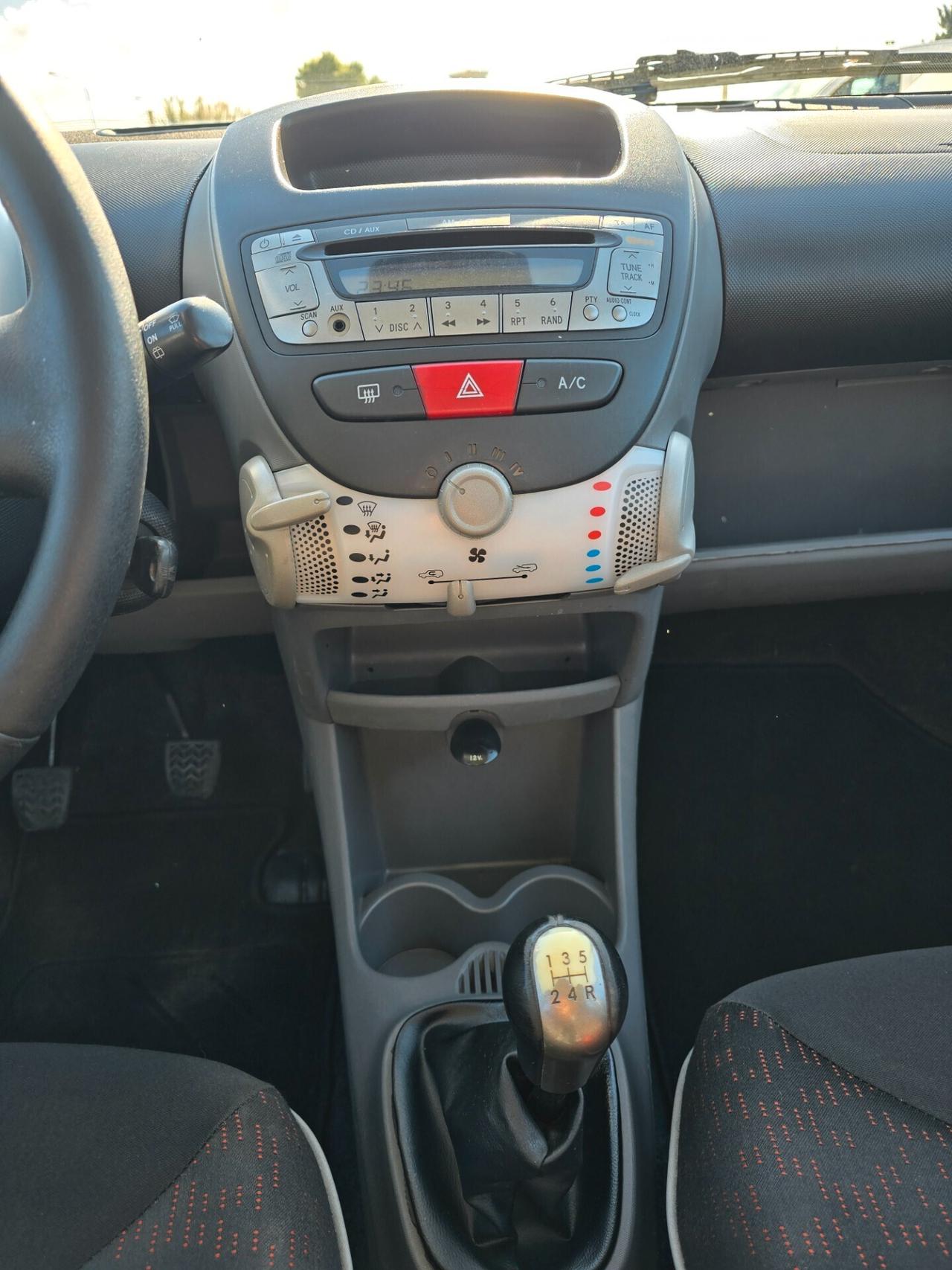 Peugeot 107 1.0 68CV 5p. Sweet Years