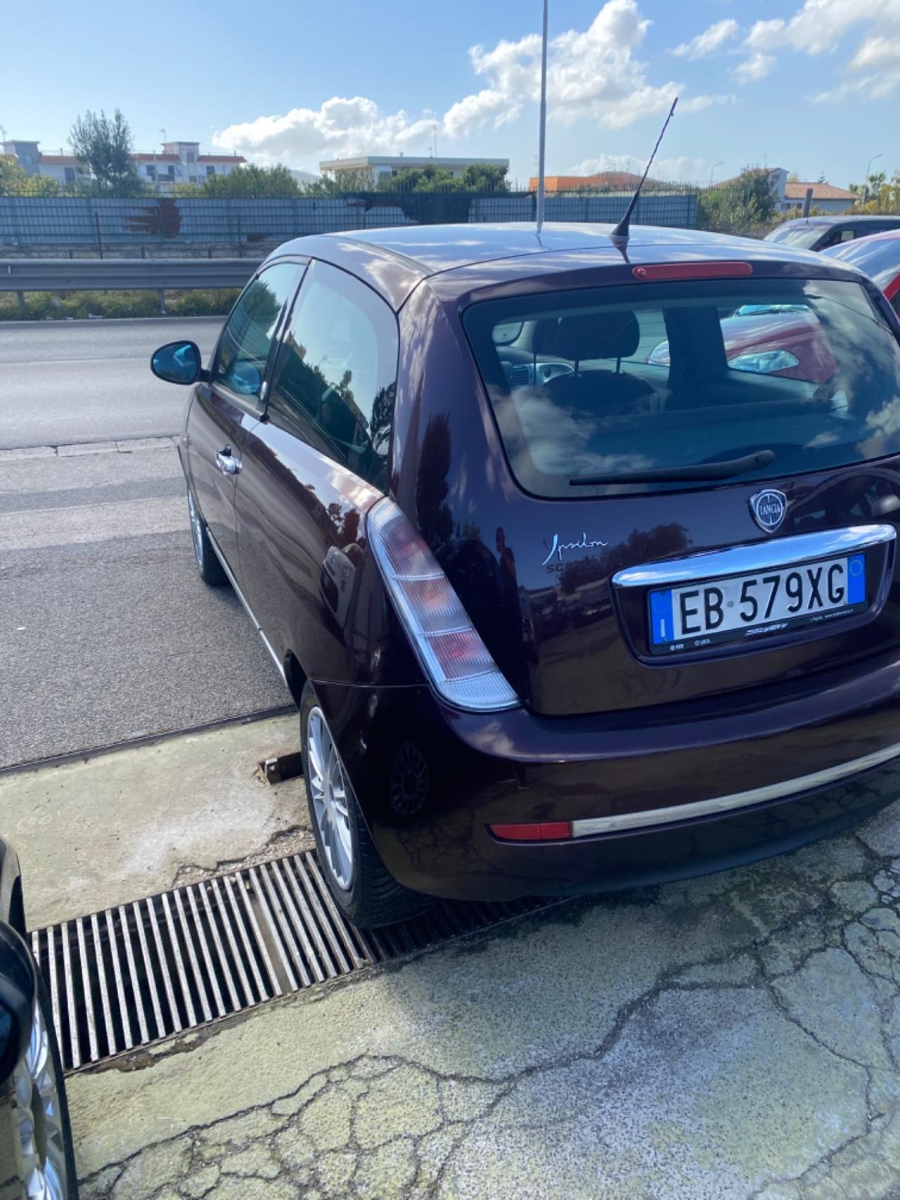 Lancia Ypsilon 1.4 Platino Ecochic GPL