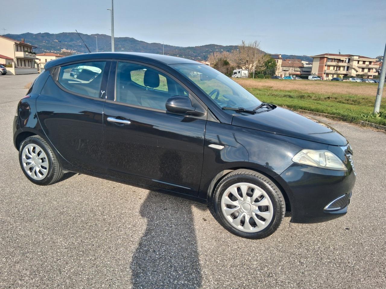 Lancia Ypsilon 1.2 69 CV 5 porte S&S Gold