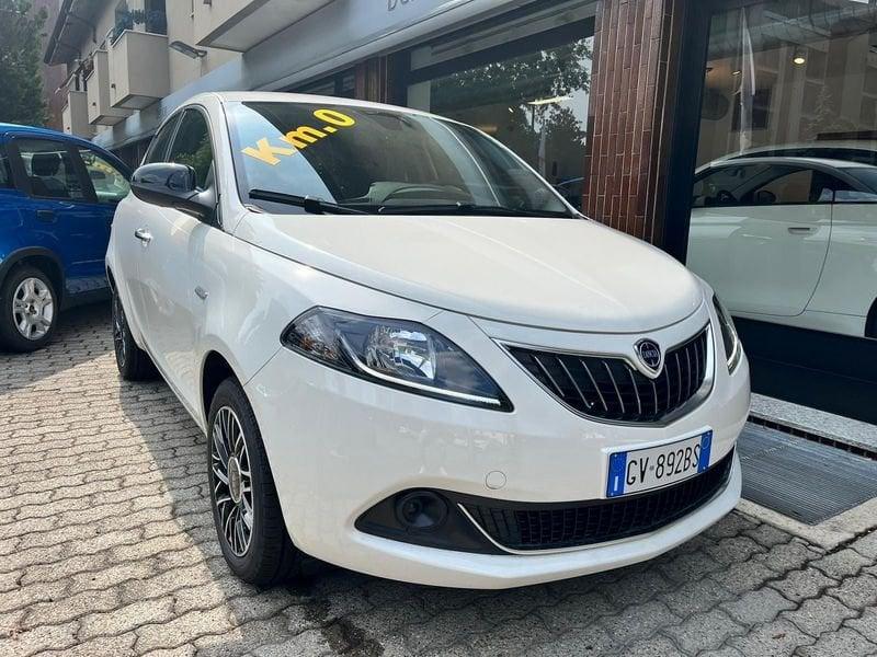 Lancia Ypsilon 1.0 FireFly 5 porte S&S Hybrid Platino