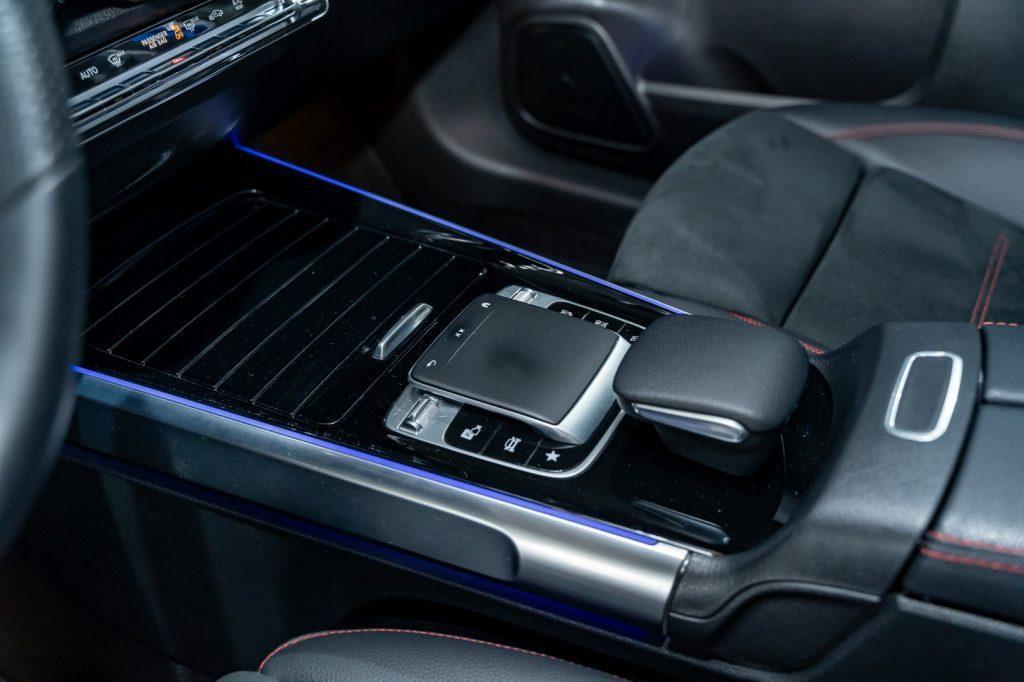 MERCEDES-BENZ GLB 200 Automatic Premium