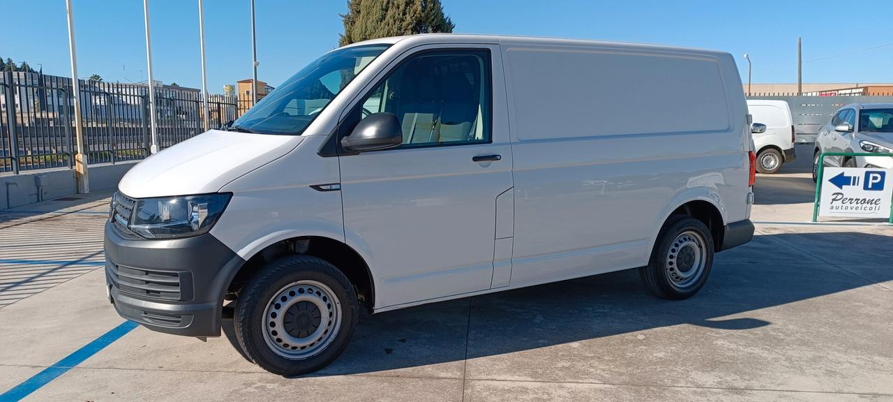 Volkswagen Transporter furgone passo corto