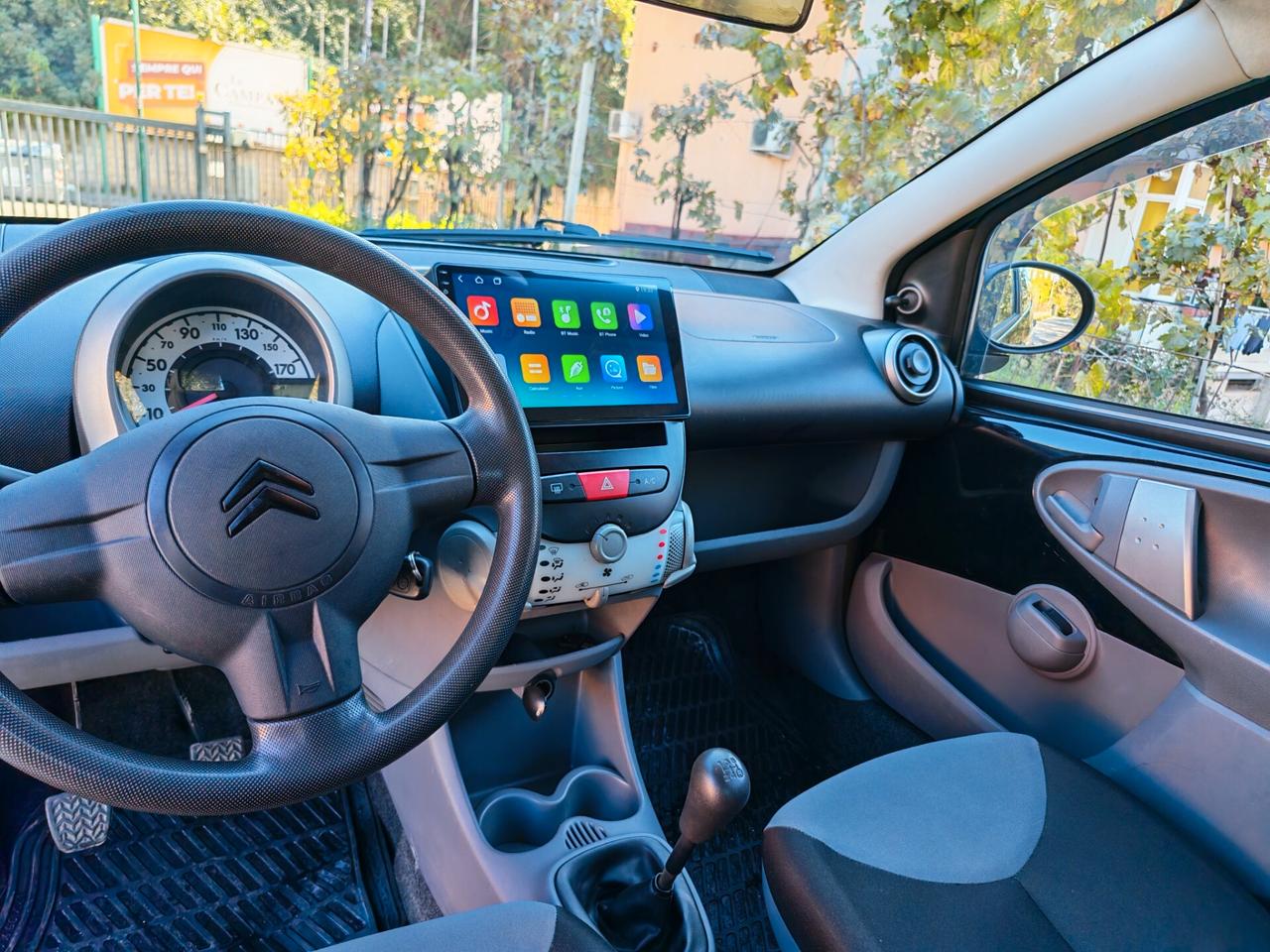 POCHI KM !! CITROEN C1 RESTYLING CON CARPLAY