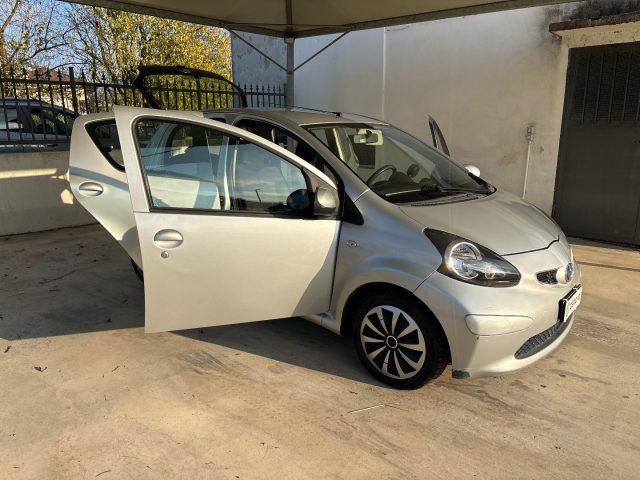TOYOTA Aygo 1.0 12V VVT-i 5 porte OK NEOPATENTATI 5 PORTE