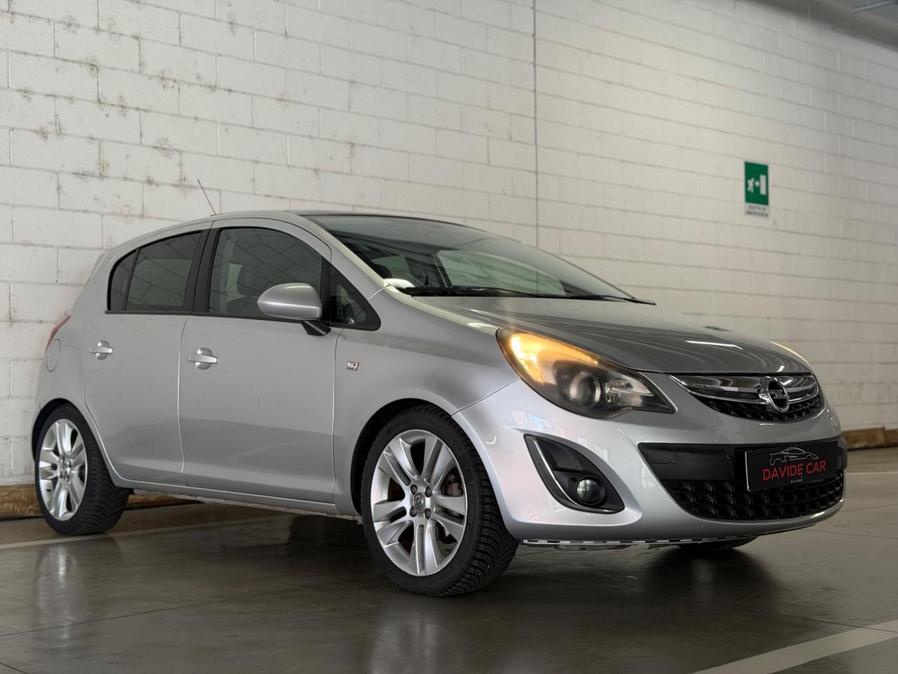 Opel Corsa 1.2 5 porte Club