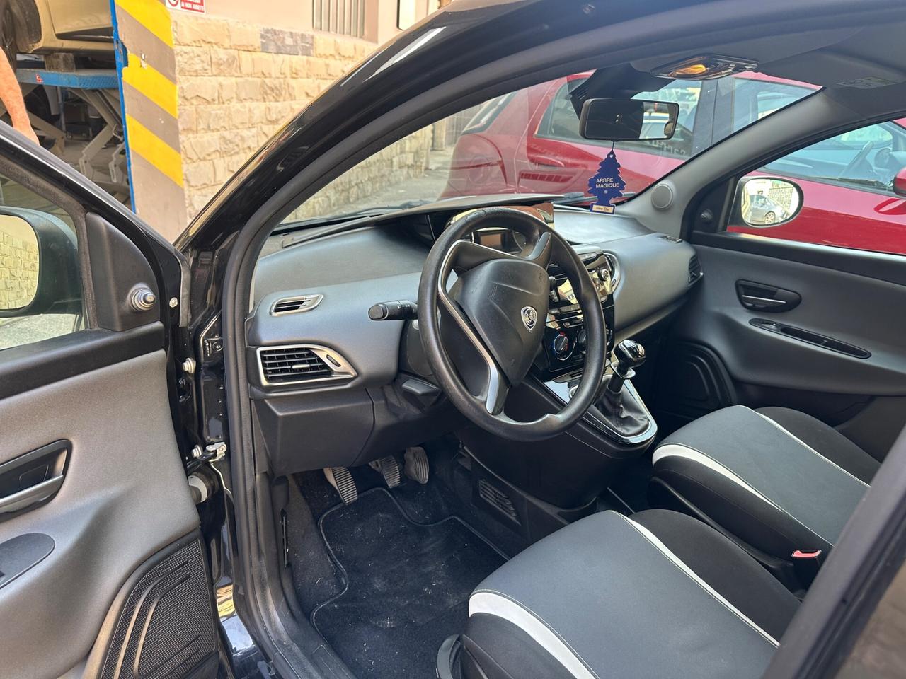 Lancia Ypsilon Elefantino