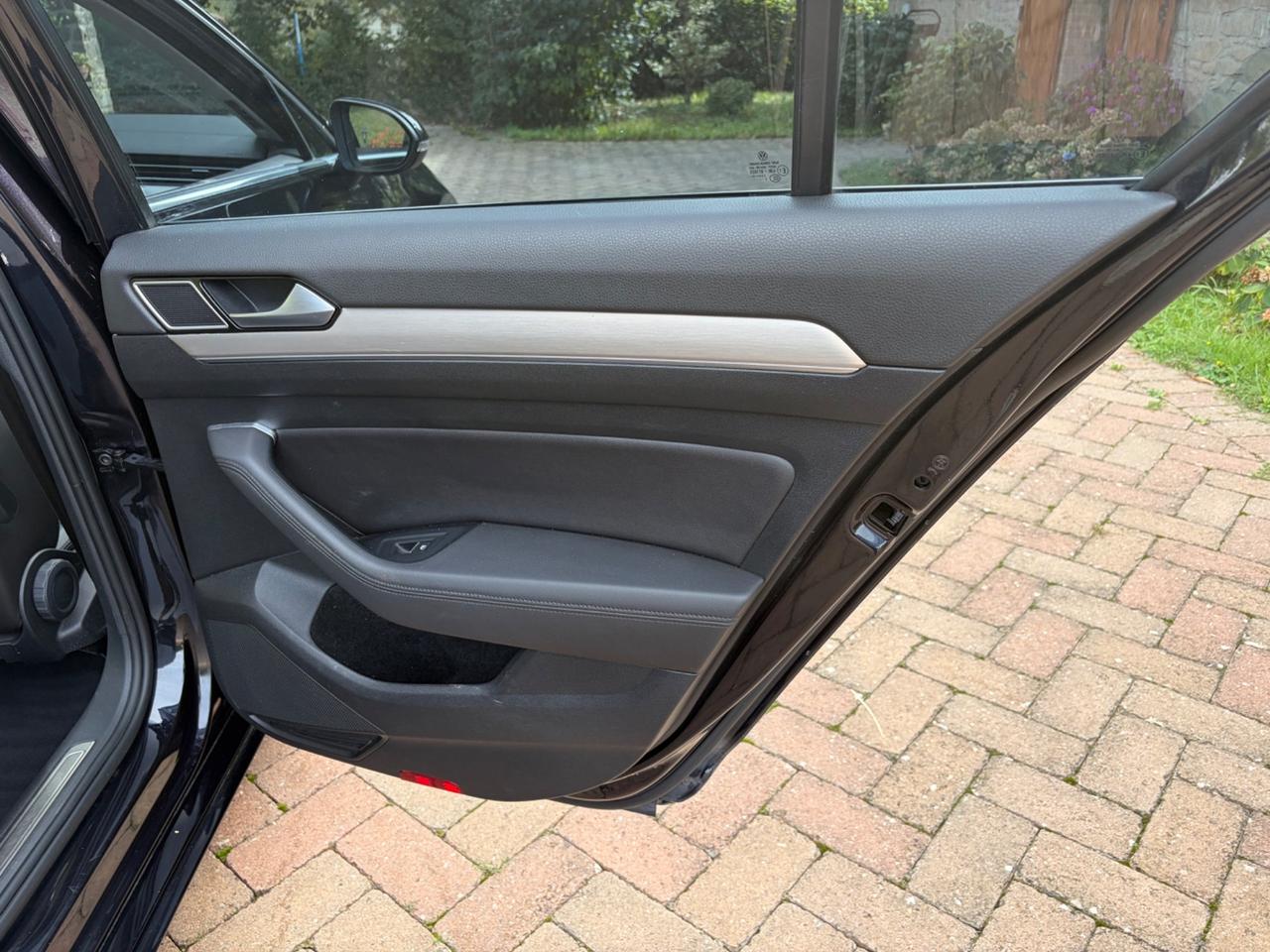 Volkswagen Passat 2.0 TDI 150 CV Highline BlueMotion