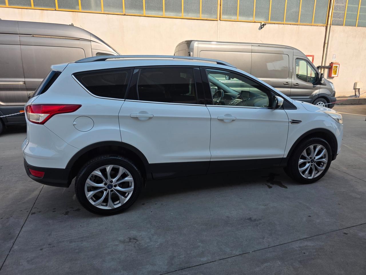 Ford Kuga 2.0 TDCI 4x4 Powershift Business FULL...