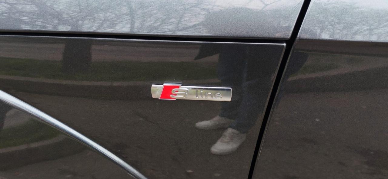 Audi TT Coupé 2.0 TDI quattro S tronic line