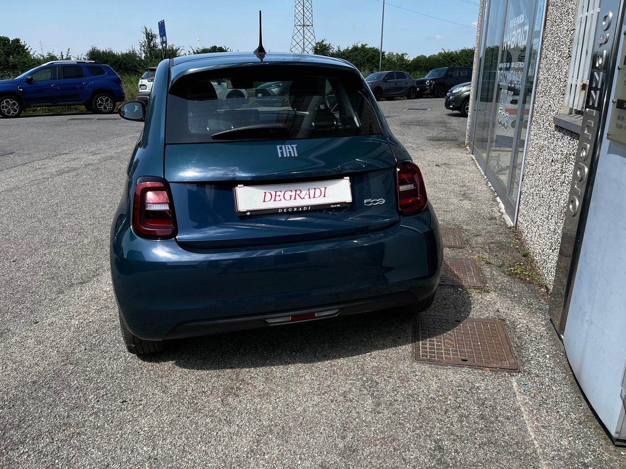 Fiat 500 FULL ELECTRIC: 320 KM di autonomia