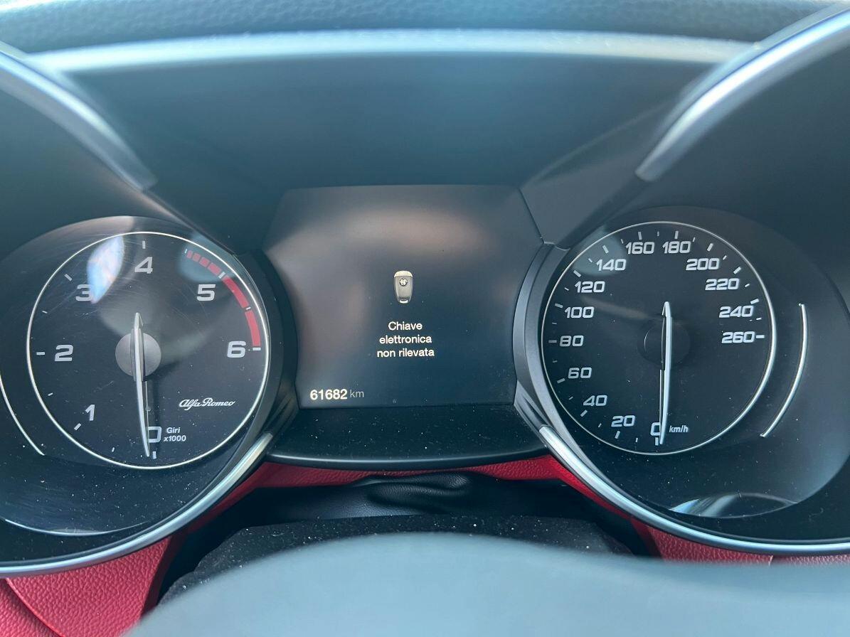 Alfa Romeo Giulia 2.2 Turbodiesel 180 CV AT8 Business Sport Launch Ed.