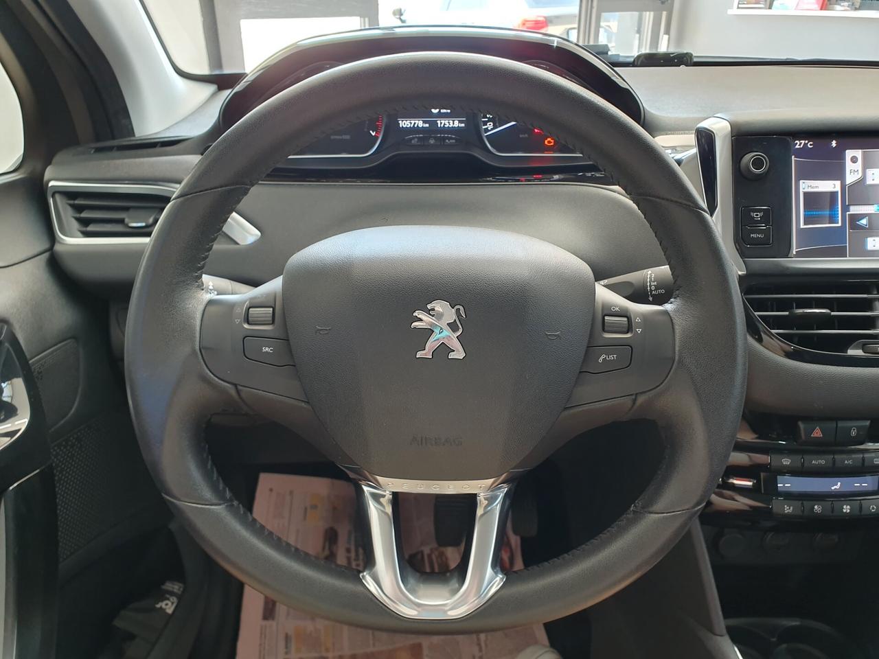 Peugeot 208 1.2 VTi 82 CV Allure 2012