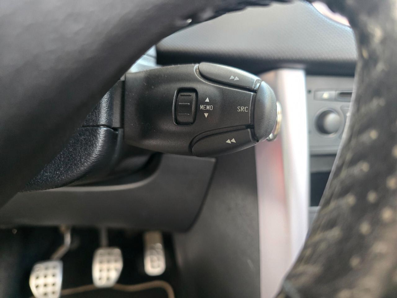 Peugeot 207 1.6 THP 150CV CC Roland Garros