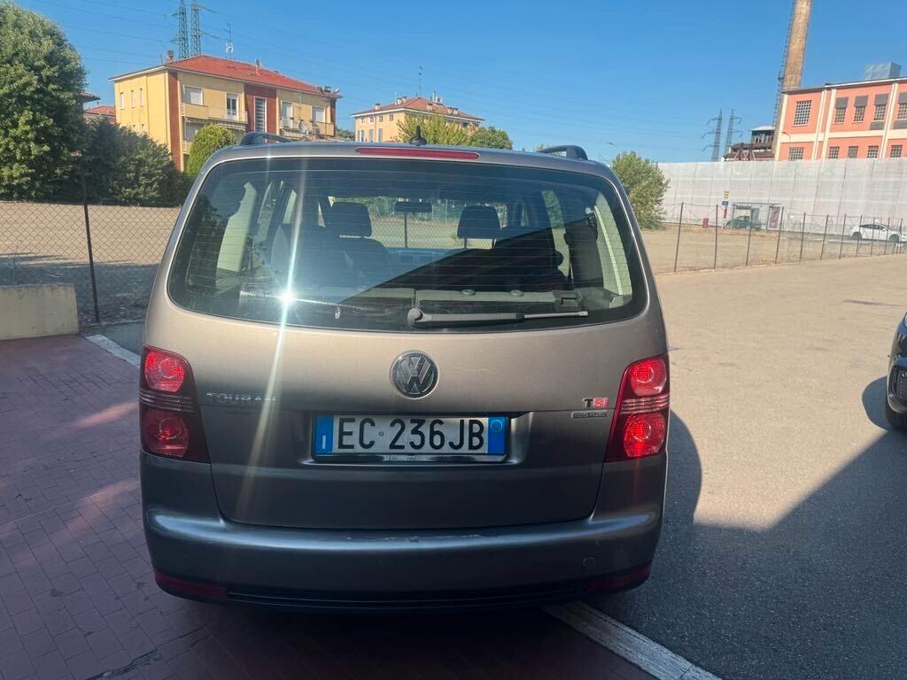 Volkswagen Touran ANNO 2011 1.4 METANO 7 POSTI