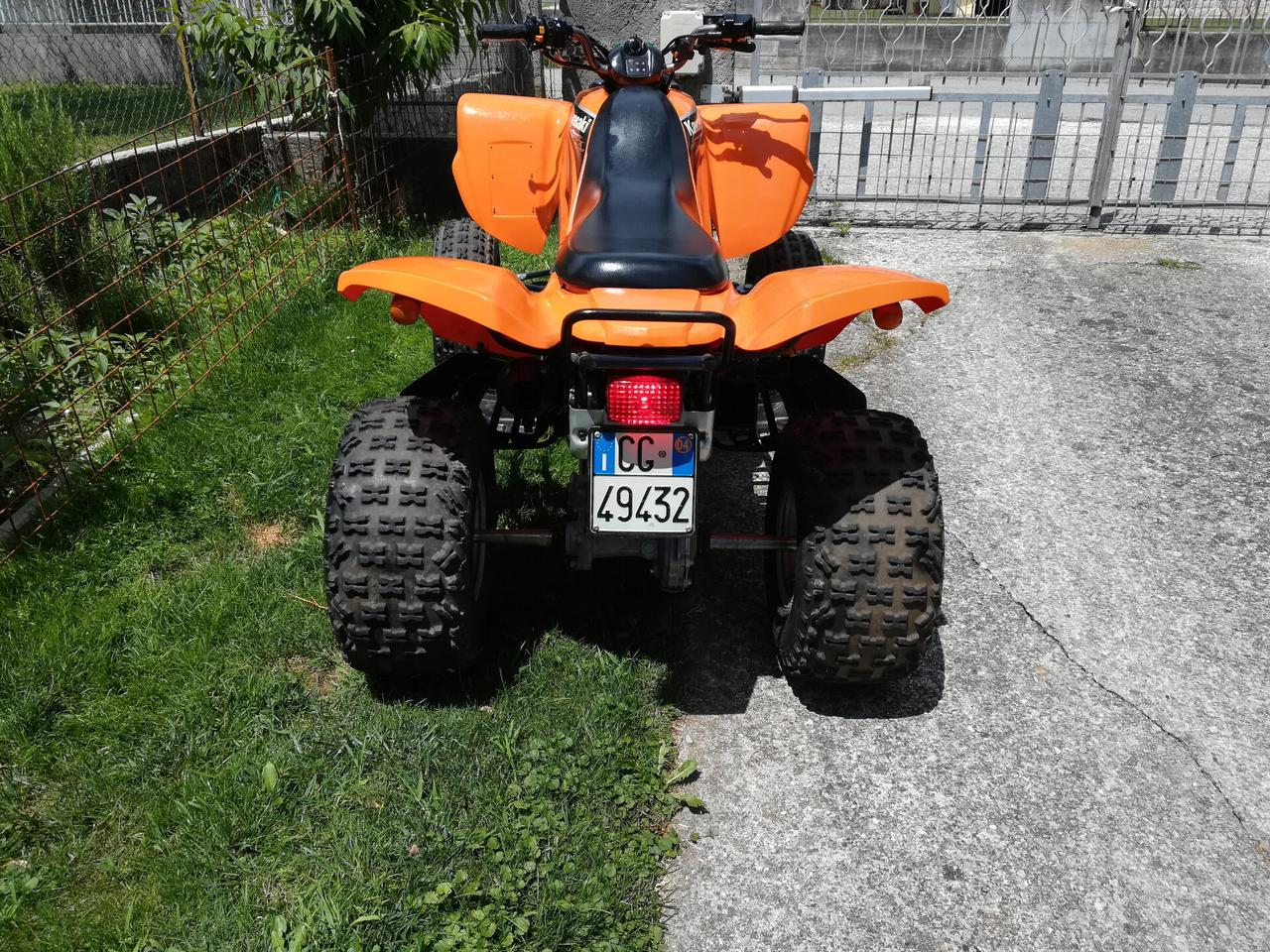 Kawasaki KFX 700 automatico con retro patente b