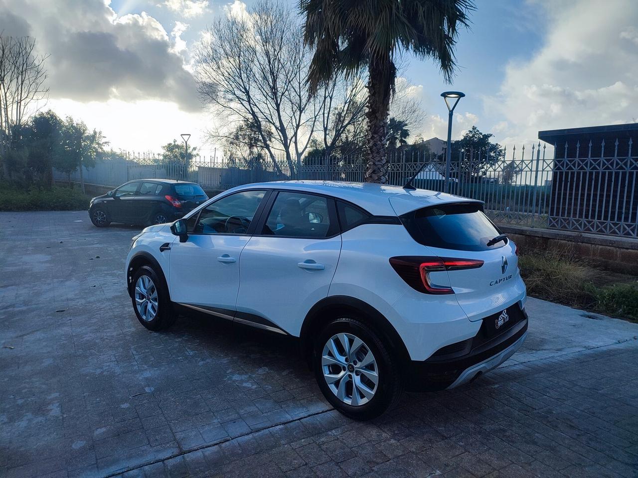 Renault Captur GPL 1.0 TCE 101 CV DA VETRINA NAVIG CERCHI IN LEGA