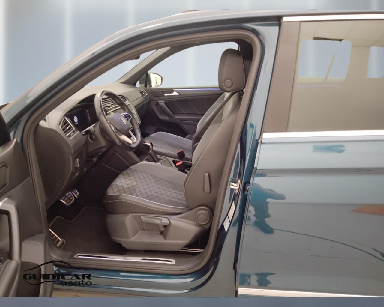 VOLKSWAGEN Tiguan II 2021 - Tiguan 2.0 tdi R-Line 150cv dsg